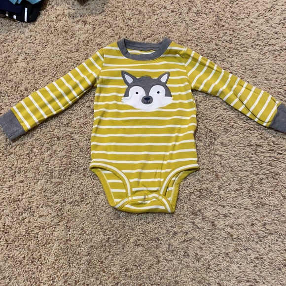 LIKE NEW Carter’s 2-piece matching set with Husky long-sleeved bodysuit & pants - Picture 2 of 4